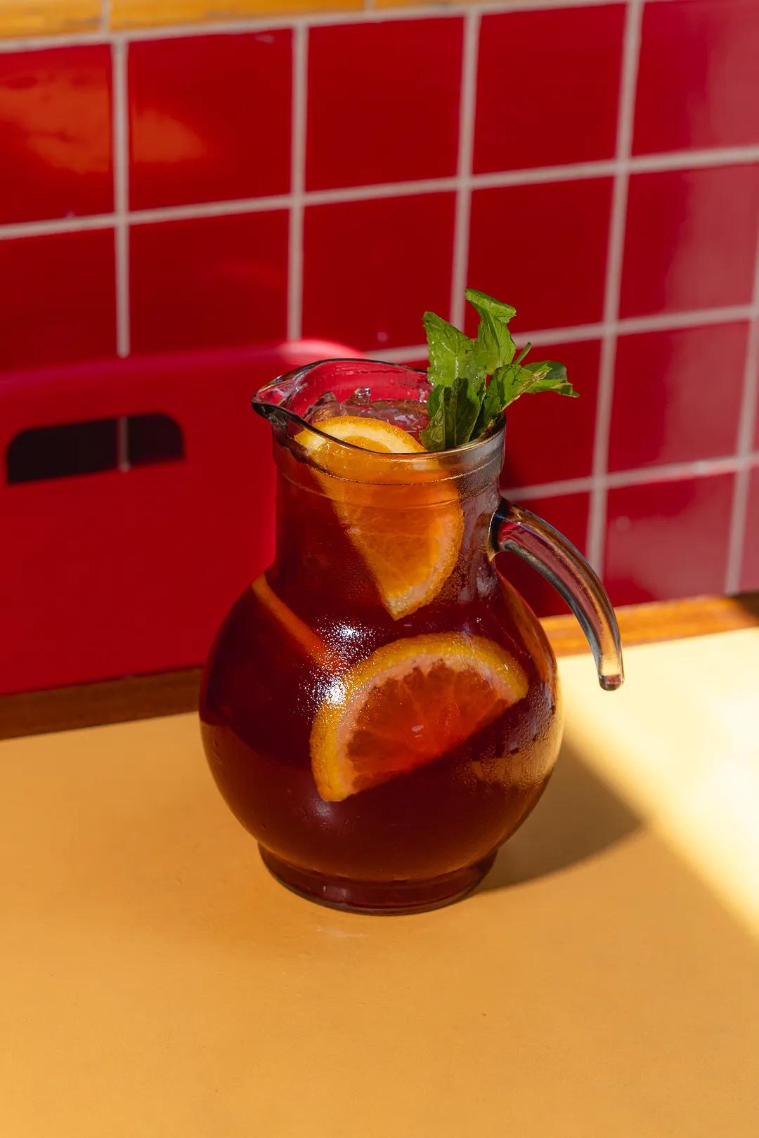Popular item de Feriado Cantina: JARRA DE TINTO DE VERANO
