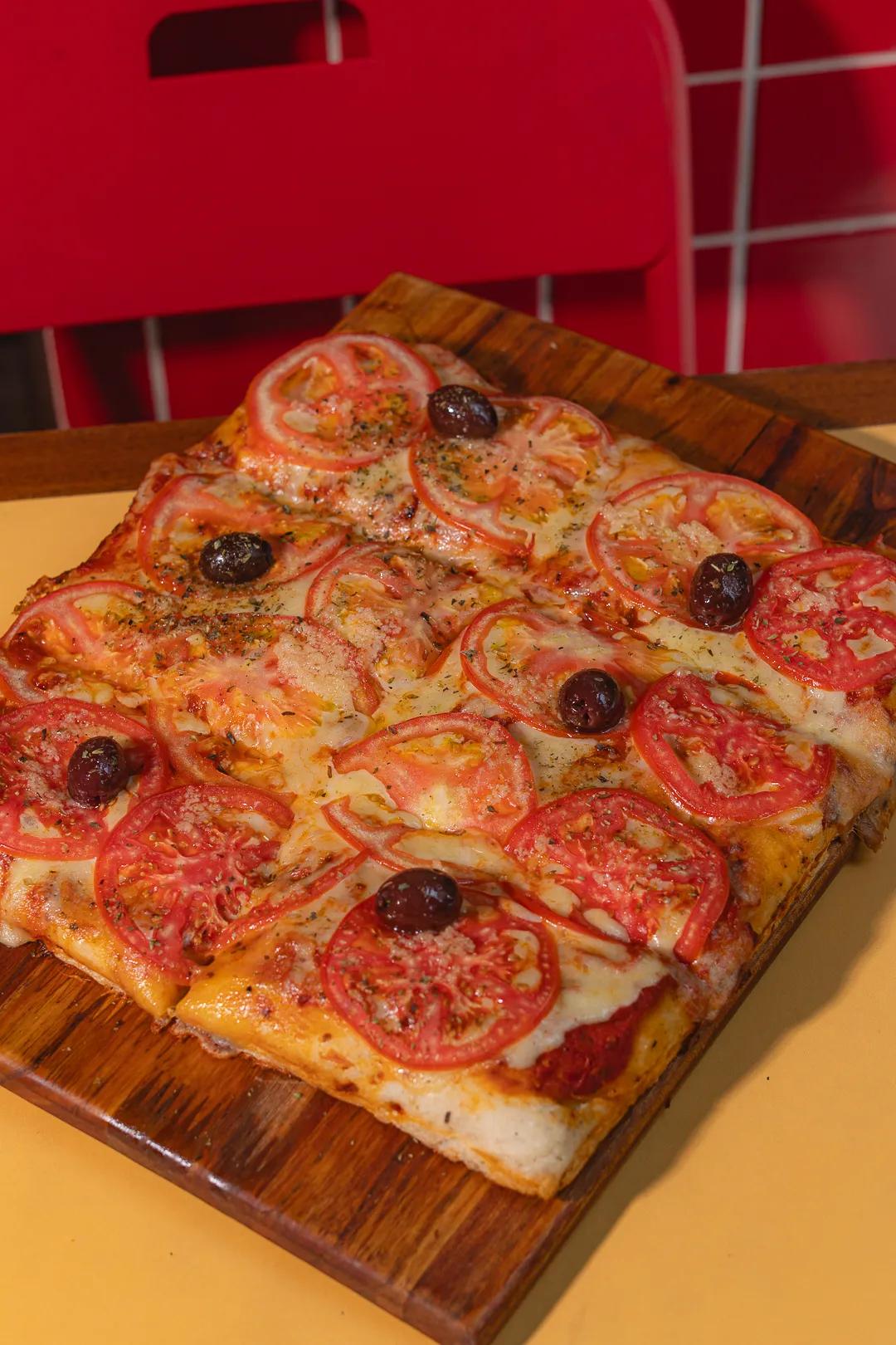 Popular item de Feriado Cantina: Napolitana