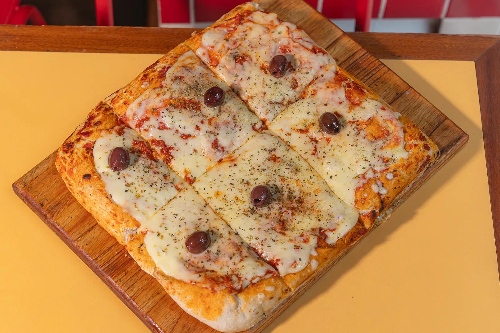 Popular item de Feriado Cantina: Muzzarella