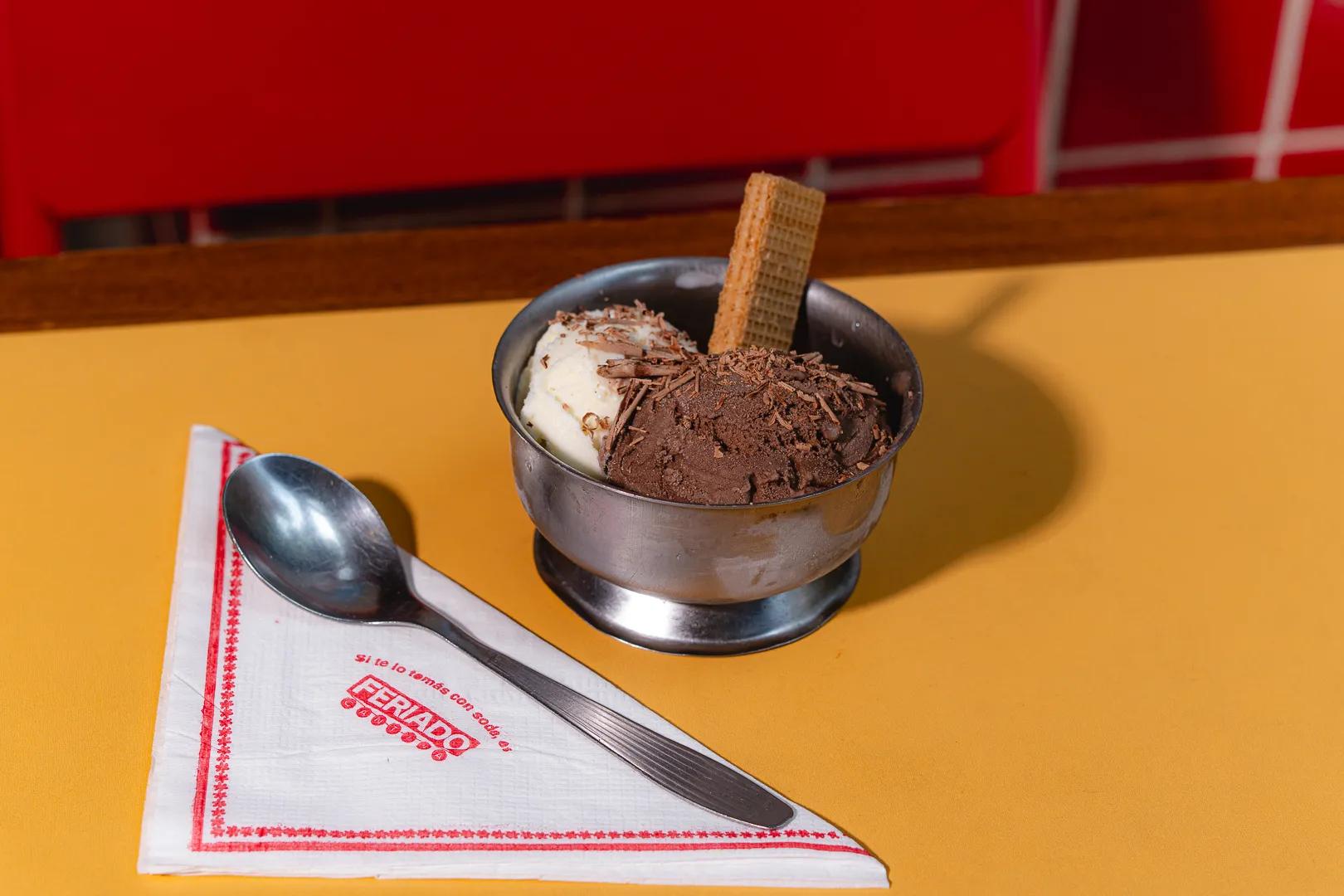 Popular item de Feriado Cantina: 2 bochas de helado